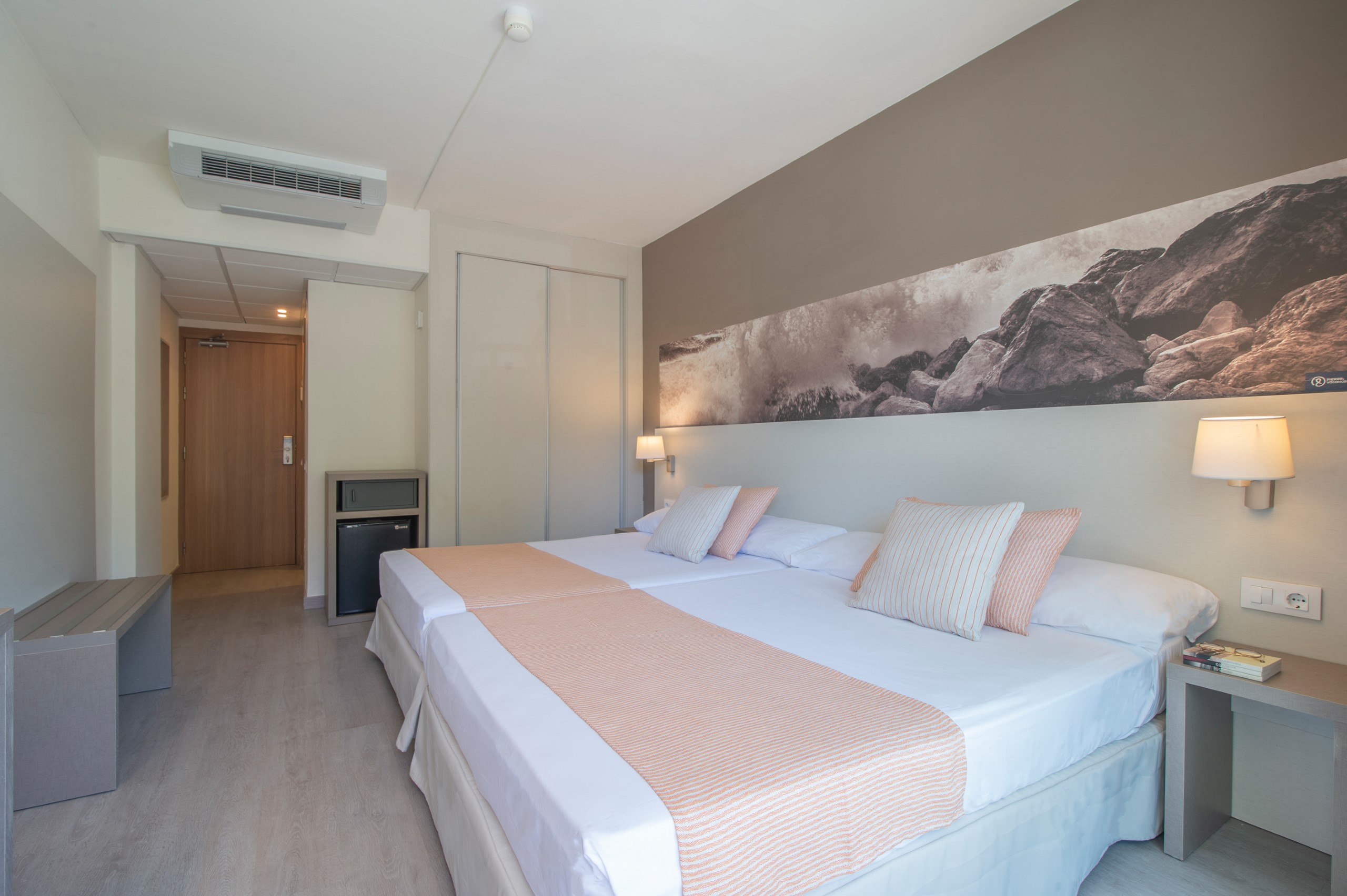 Hotel Salou Sunset Family Room Balcony