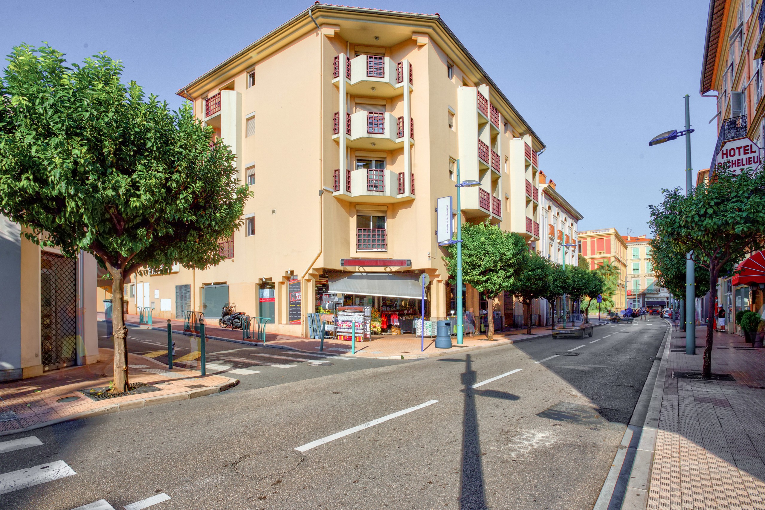 Les Citronniers S2p Courtyard Side