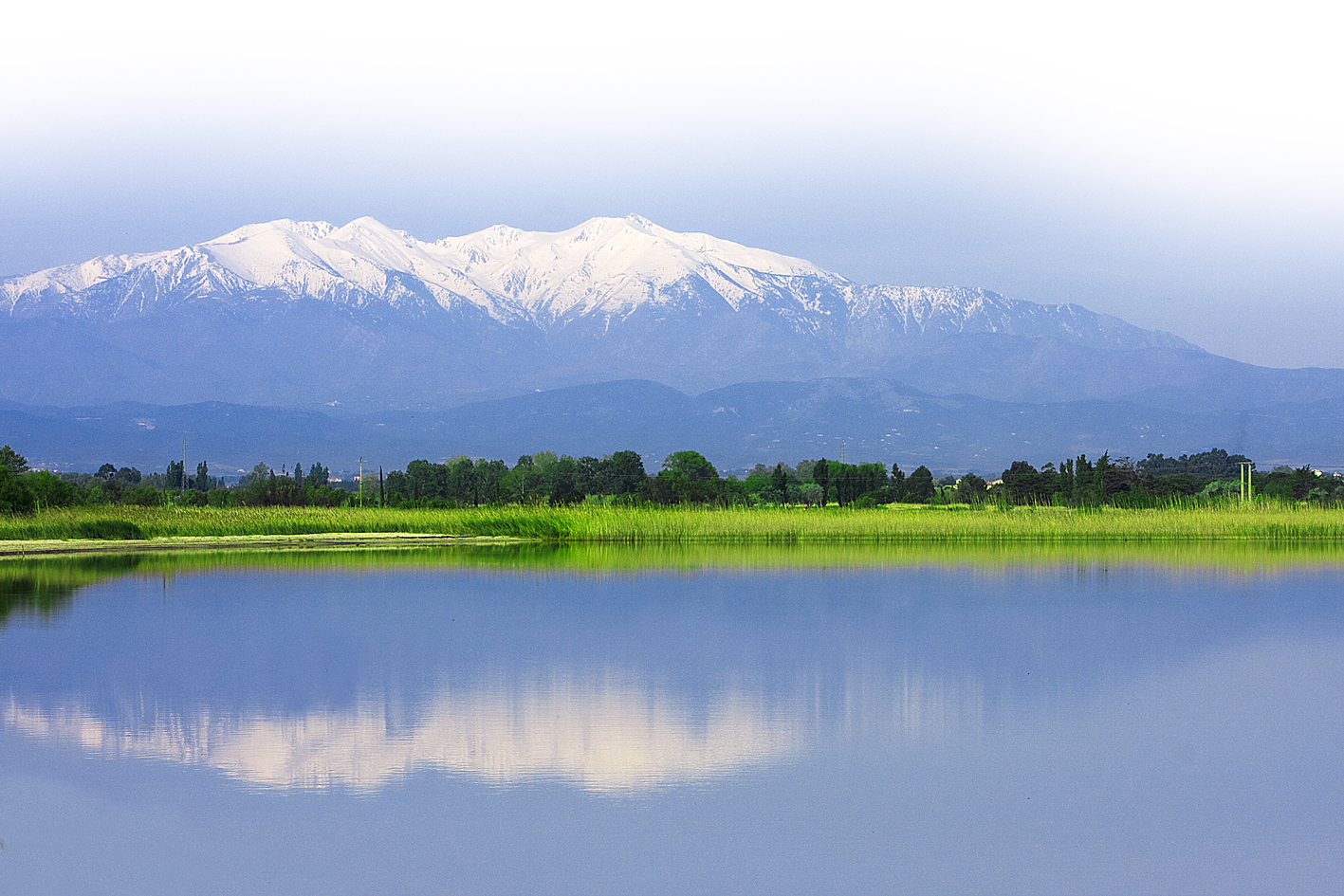 Horizon Golf 1p4 lake and golf view