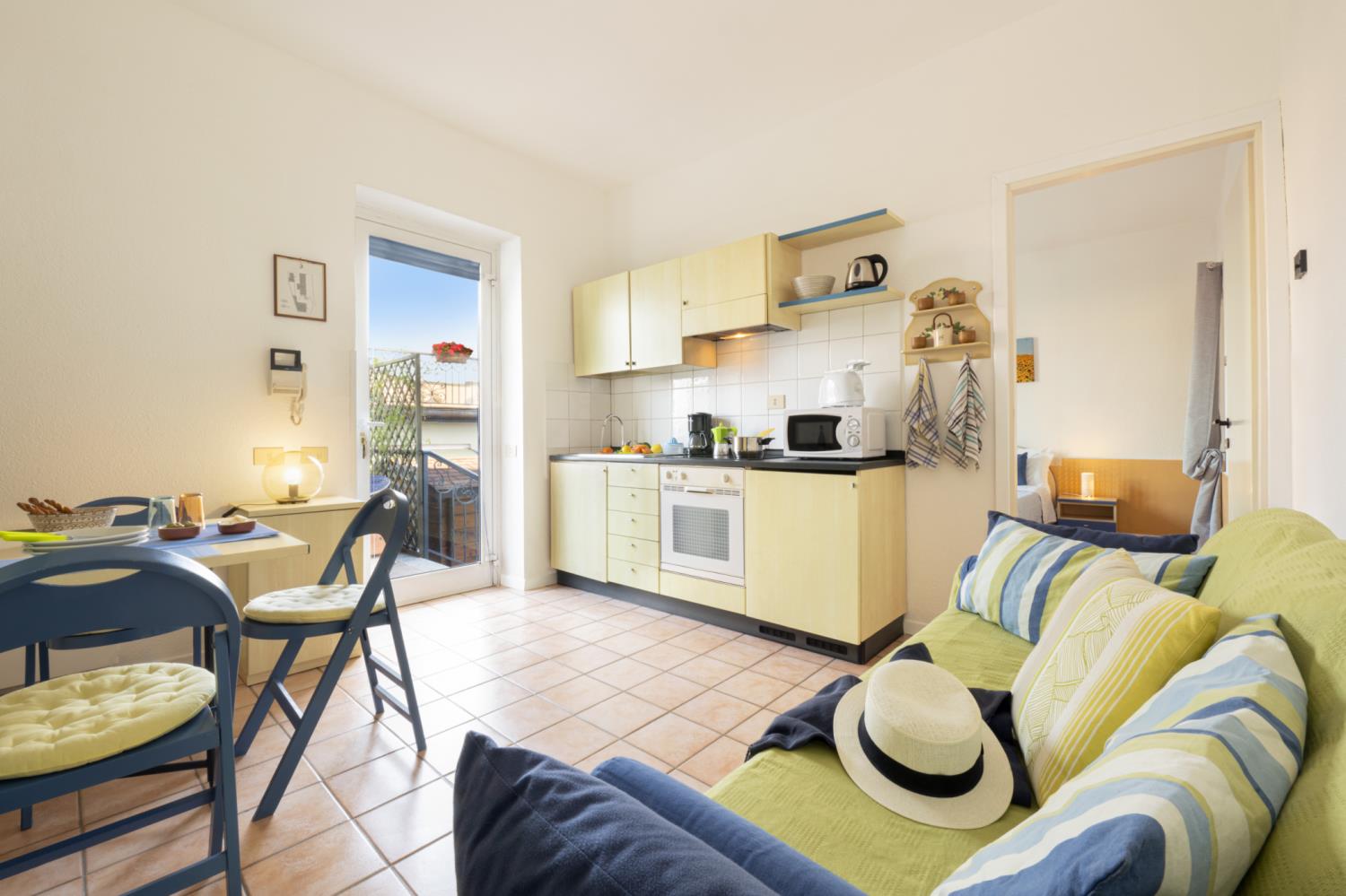 Bilocale 5 with balcony/terrace