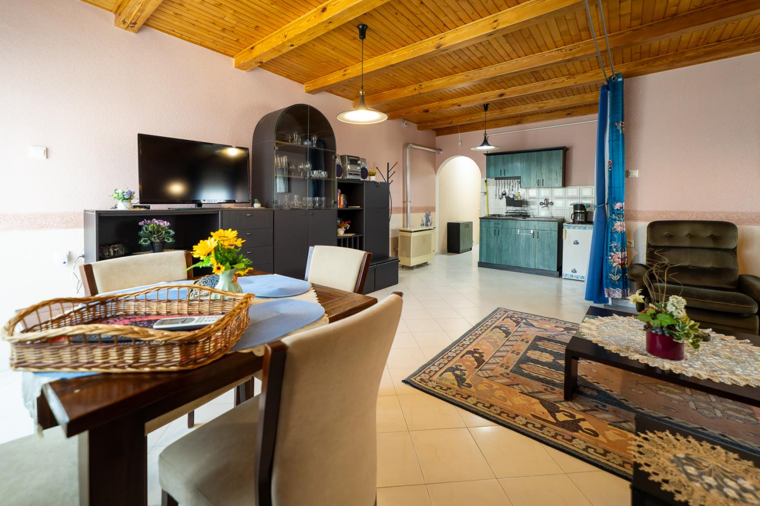 Cedar Apartment 3