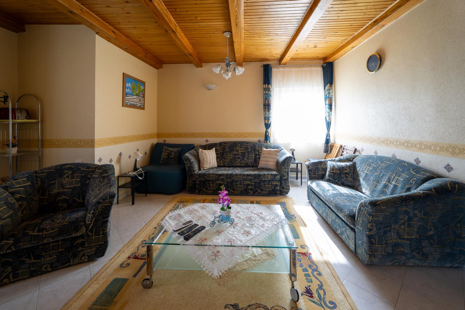 Cedar Apartment 4