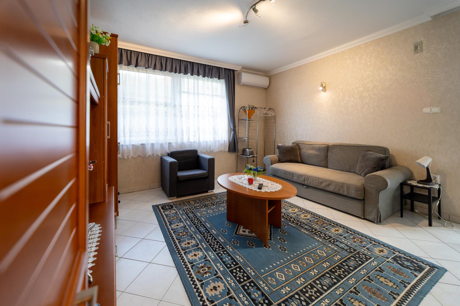 Pine Wood Apartment 6