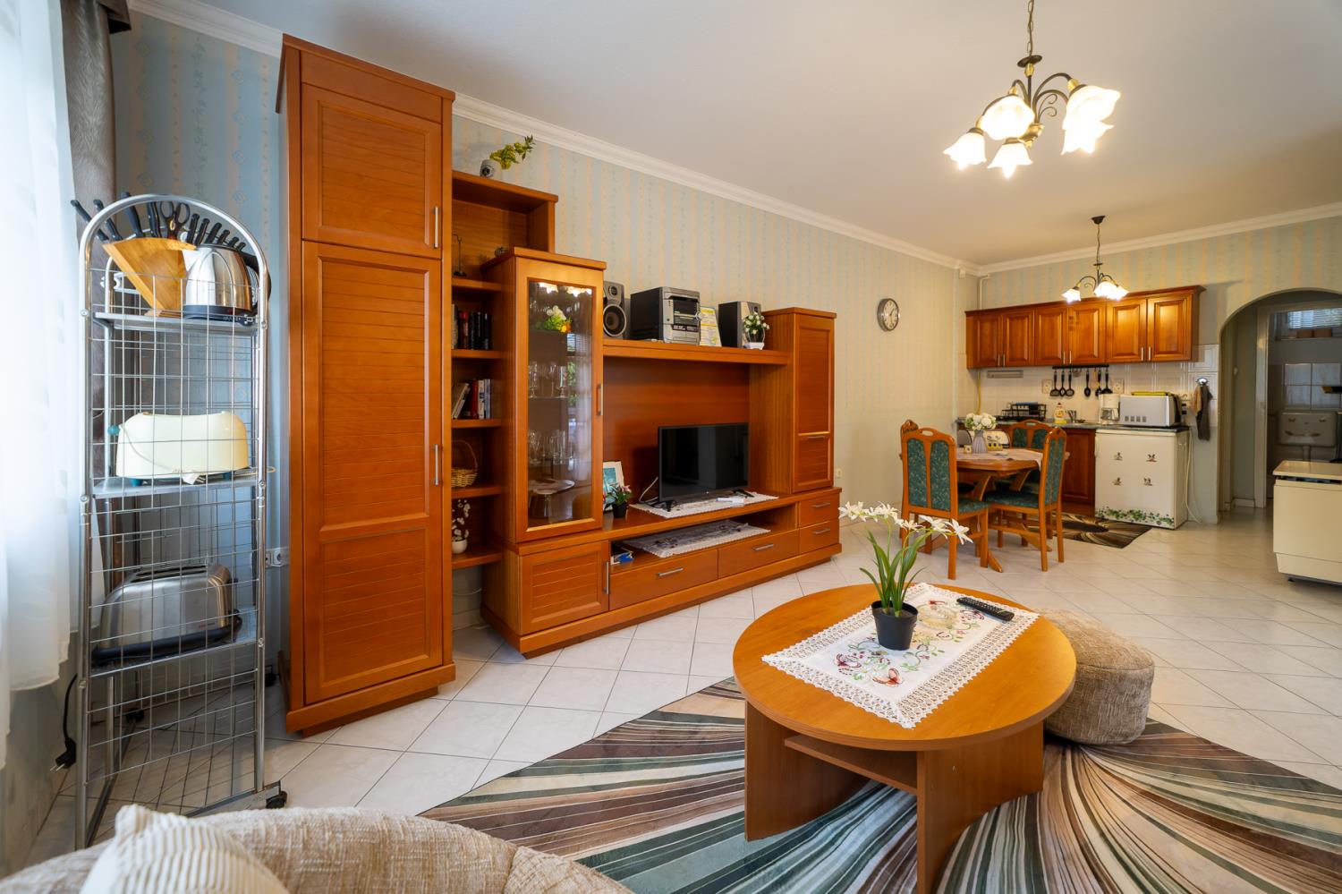 Pine Wood Apartment 5
