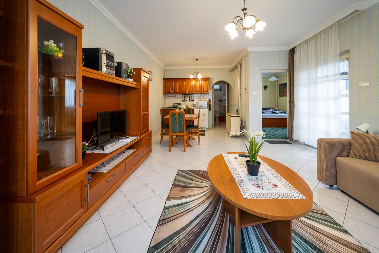 Pine Wood Apartment 5