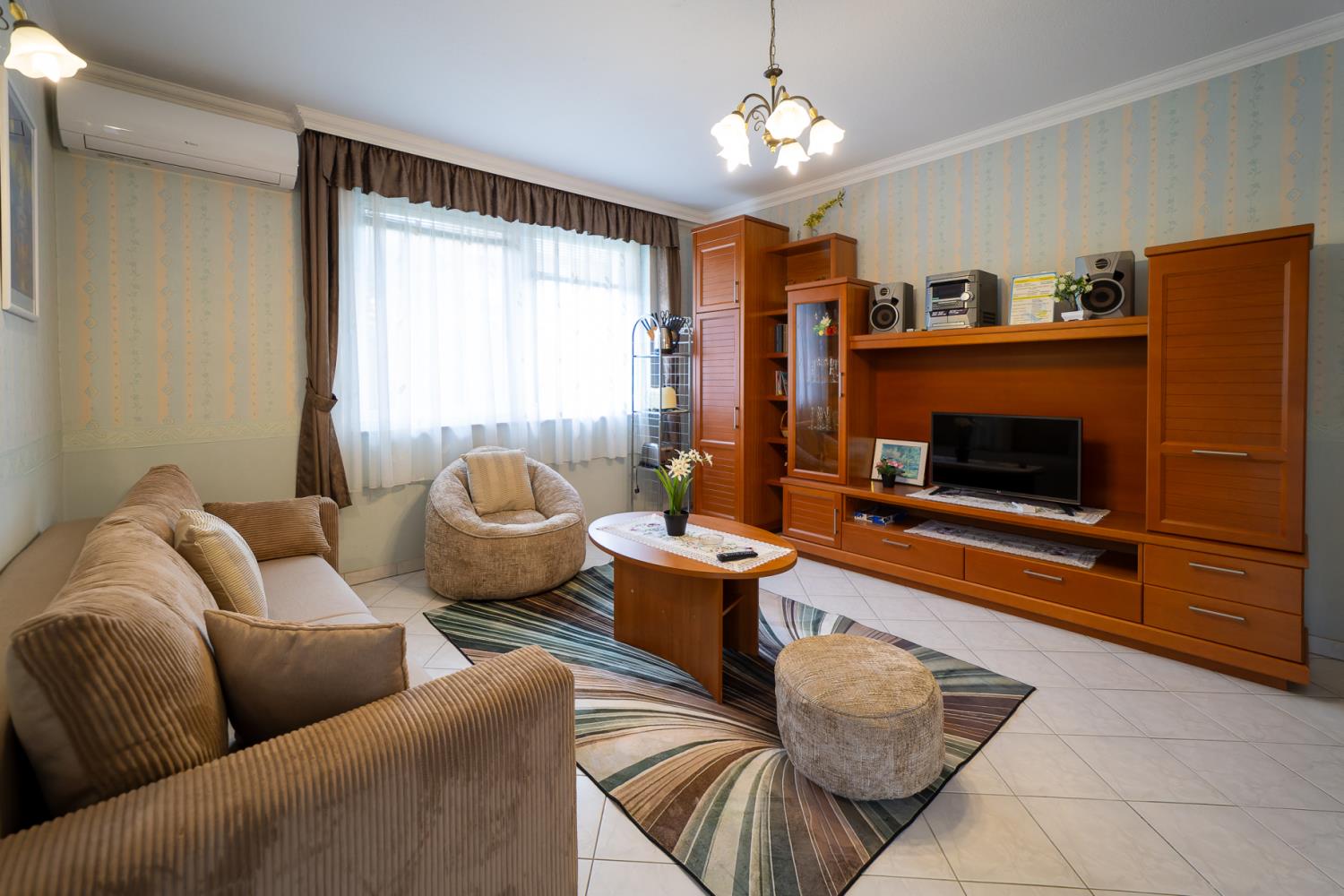Pine Wood Apartment 5