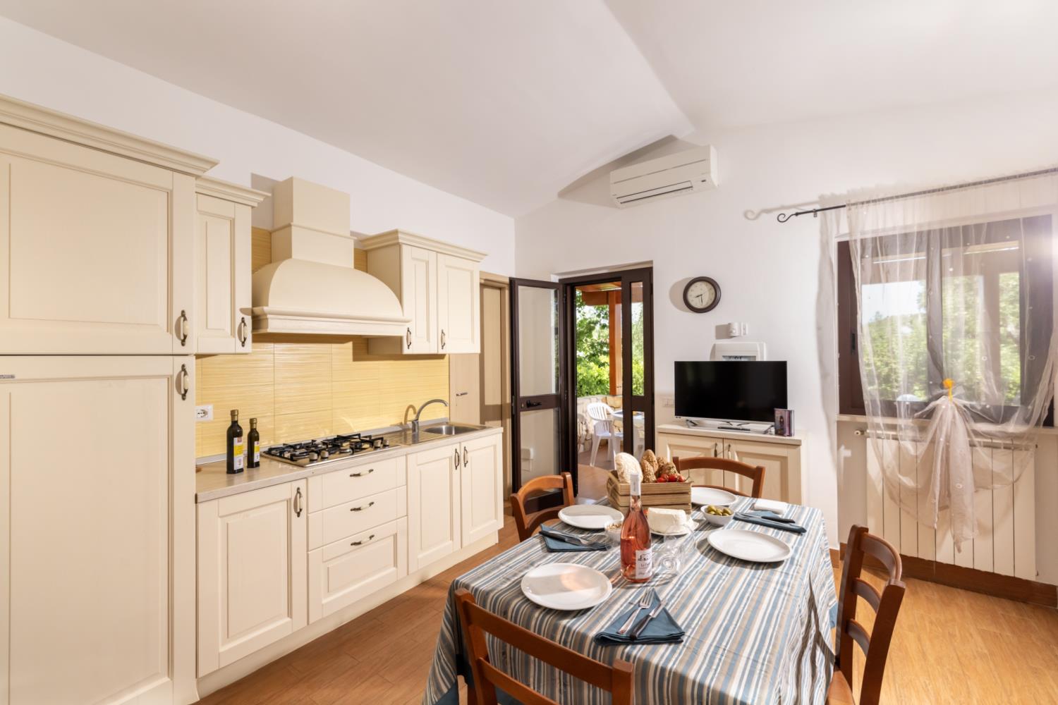 Semi detached Villa Country