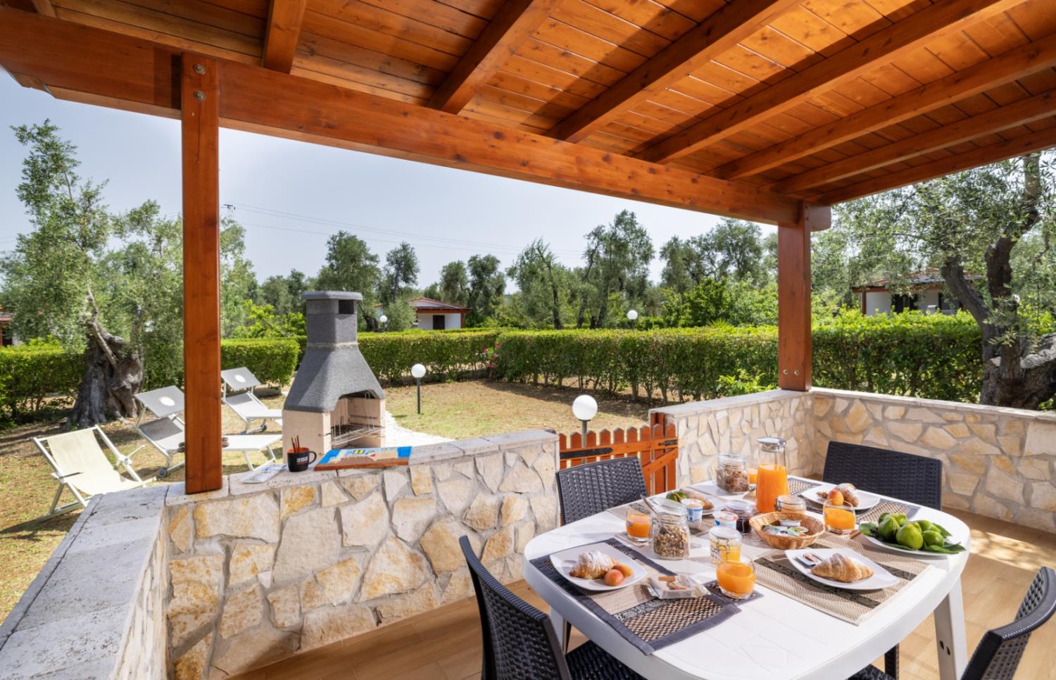 Semi detached Villa Country
