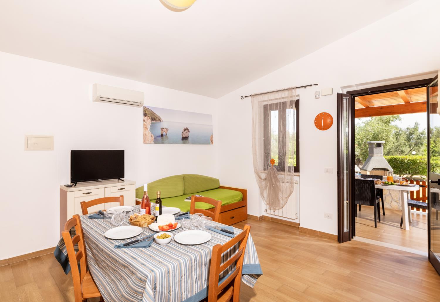 Semi detached Villa Country