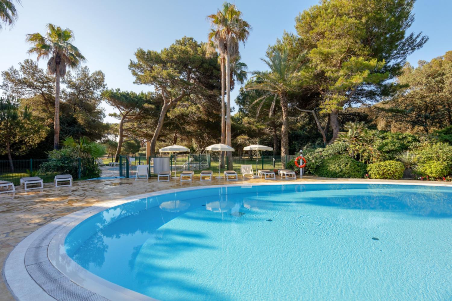 Residence La Pinede 2p4p Vue Jardin