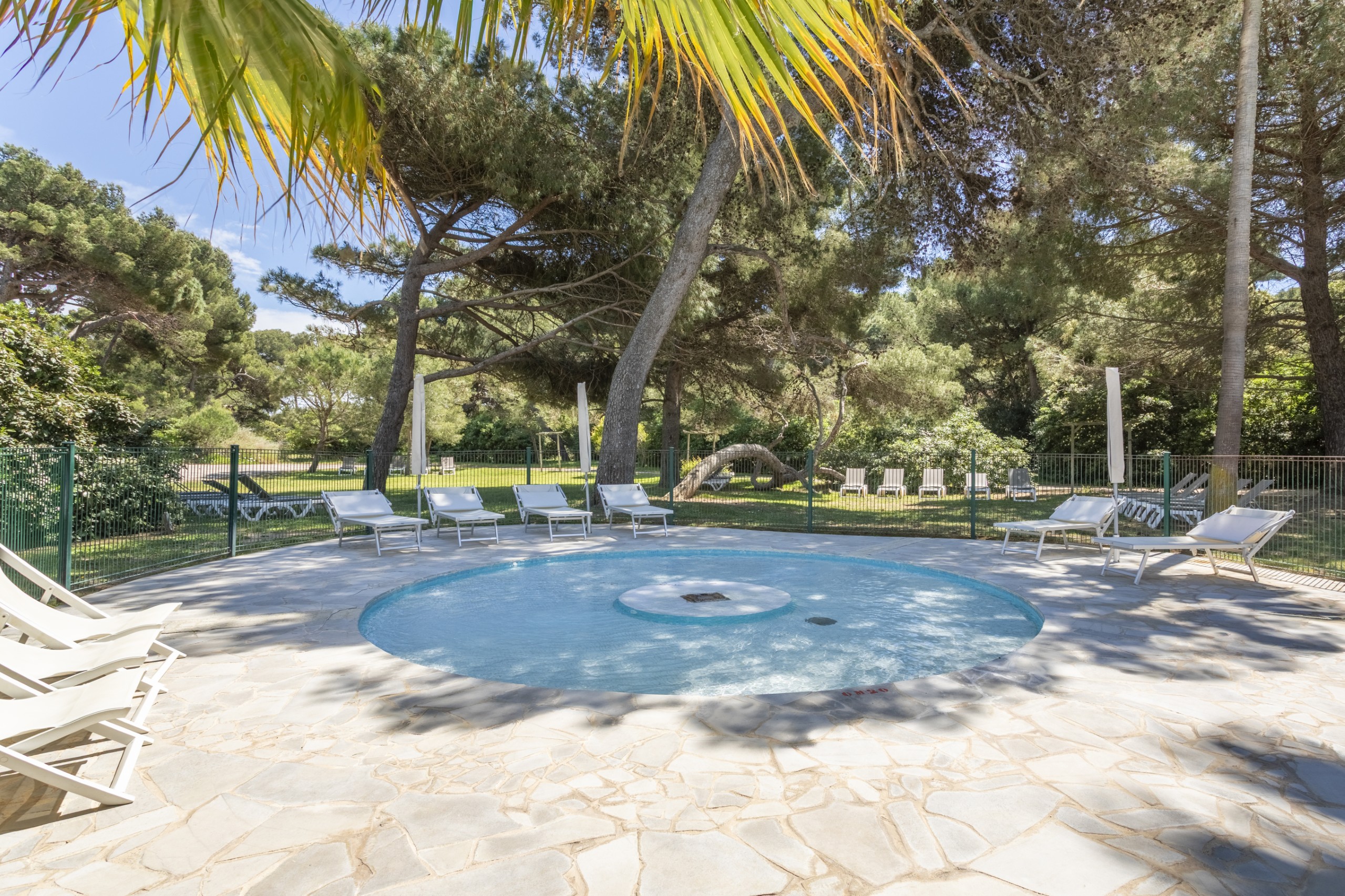 Residence La Pinede 2p4p Vue Jardin