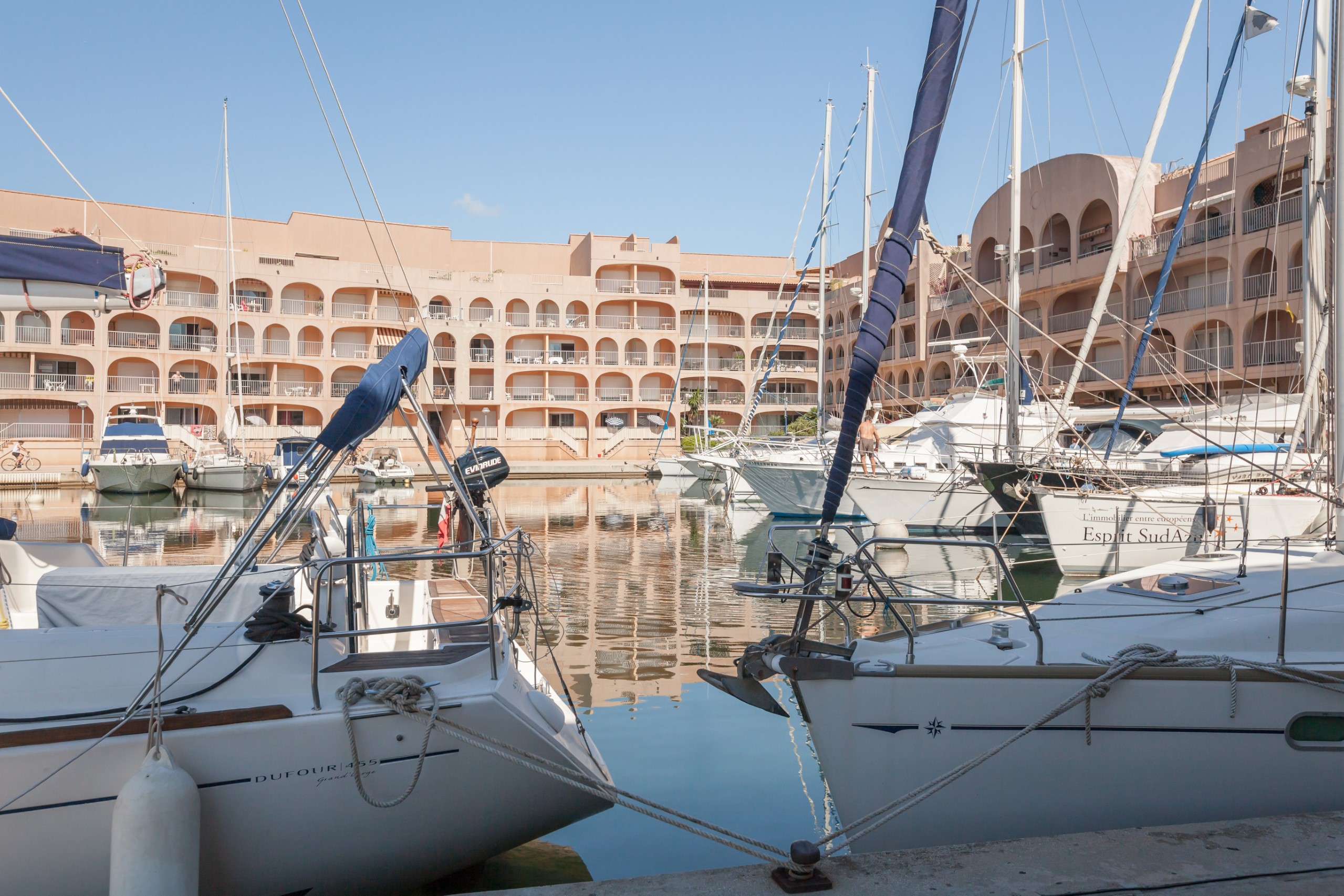 Le Port 2p6p Port View