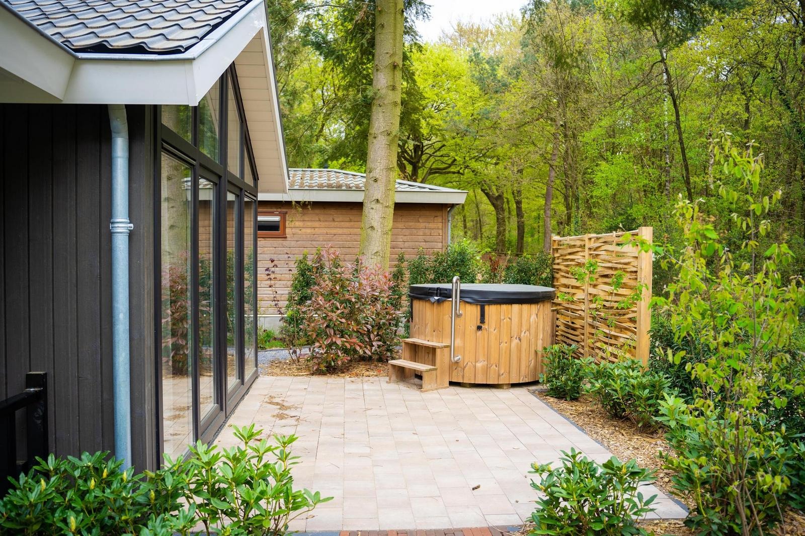 Bos Cottage met hottub - 4 personen, Rhenen