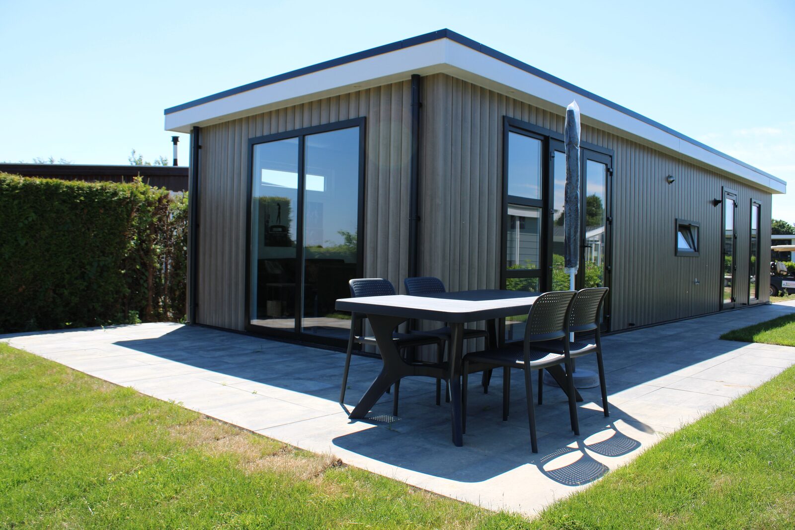 Cube Comfort voor 5 personen met Ijsselzicht op vakantiepark de Rhederlaagse Meren, Lathum