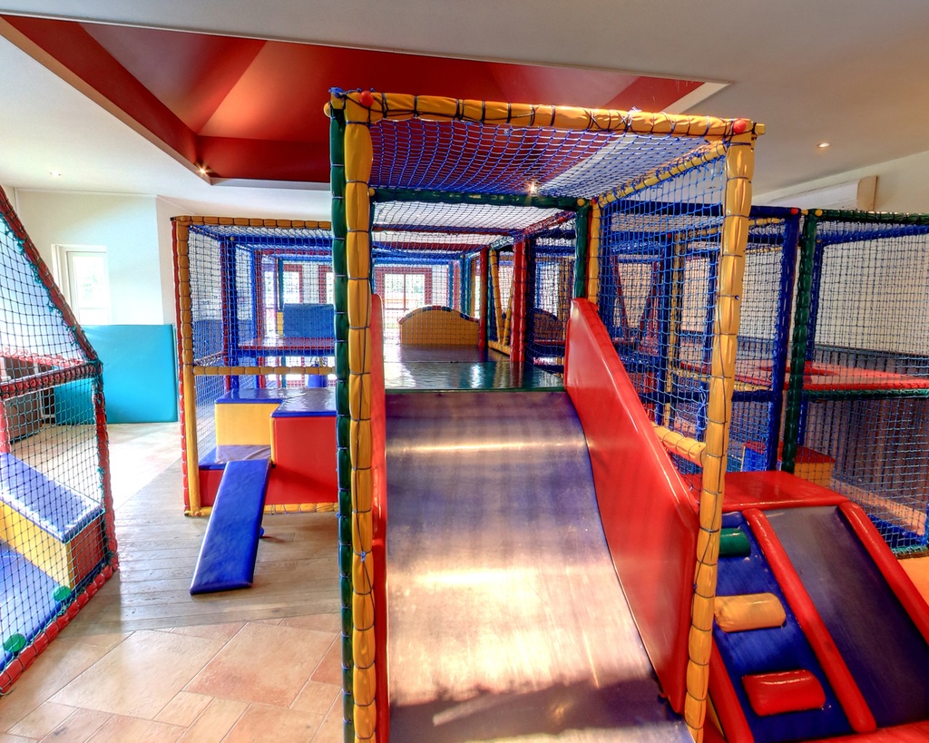 Villa voor 8 personen met spa en buitenhaard op de Veluwe in Voorthuizen