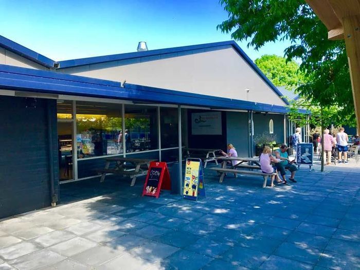 Heerlijk chalet voor maximaal 6 personen op park Rhederlaagse Meren