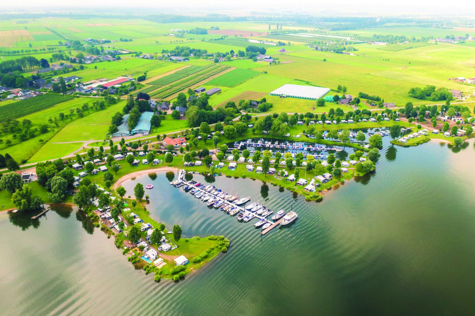 Villa voor 4 personen aan het water in Maurik