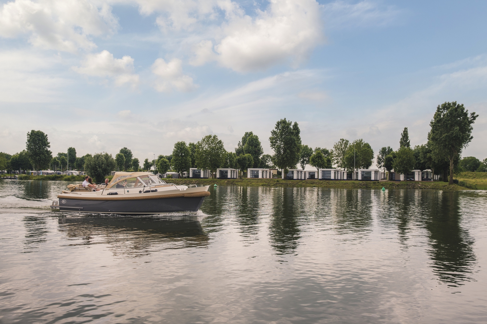 Villa voor 4 personen aan het water in Maurik