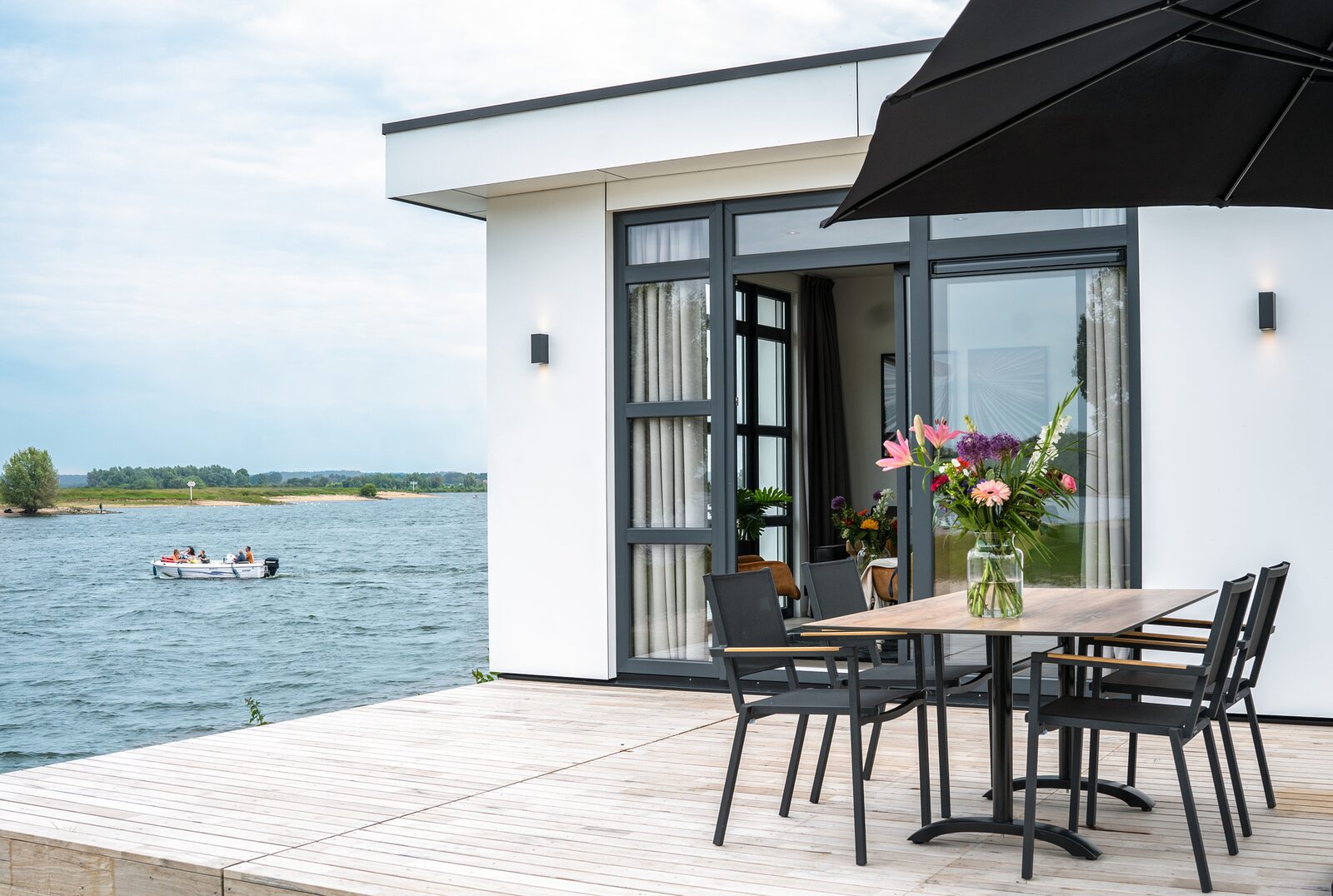 Villa voor 2 personen aan het water in Maurik, Maurik