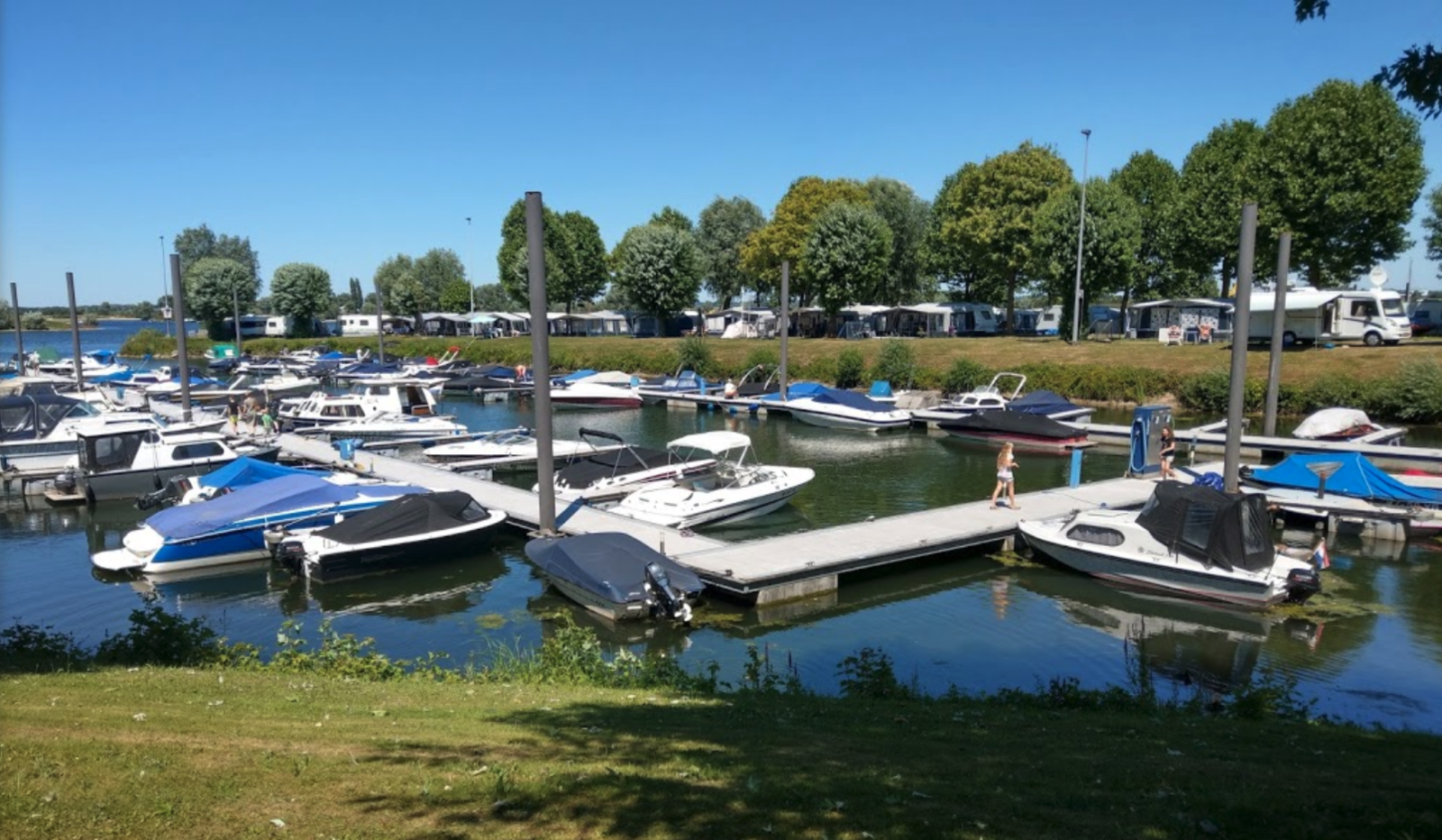 Villa voor 4 personen aan het water in Maurik