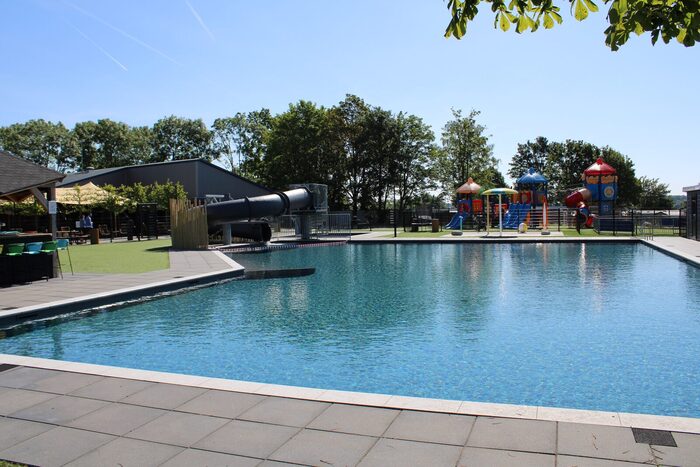 4-persoons Chalet aan het water op park Rhederlaagse Meren