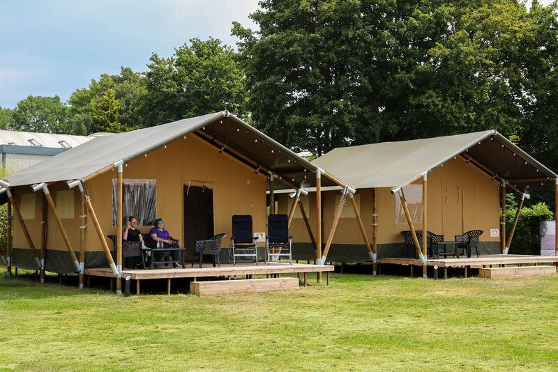 Safaritent voor 6 personen met badkamer op park Rhederlaagse Meren, Lathum