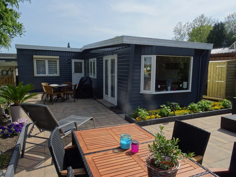 Chalet Comfort voor 4 personen aan het water op park aan de Ijssel, Terwolde
