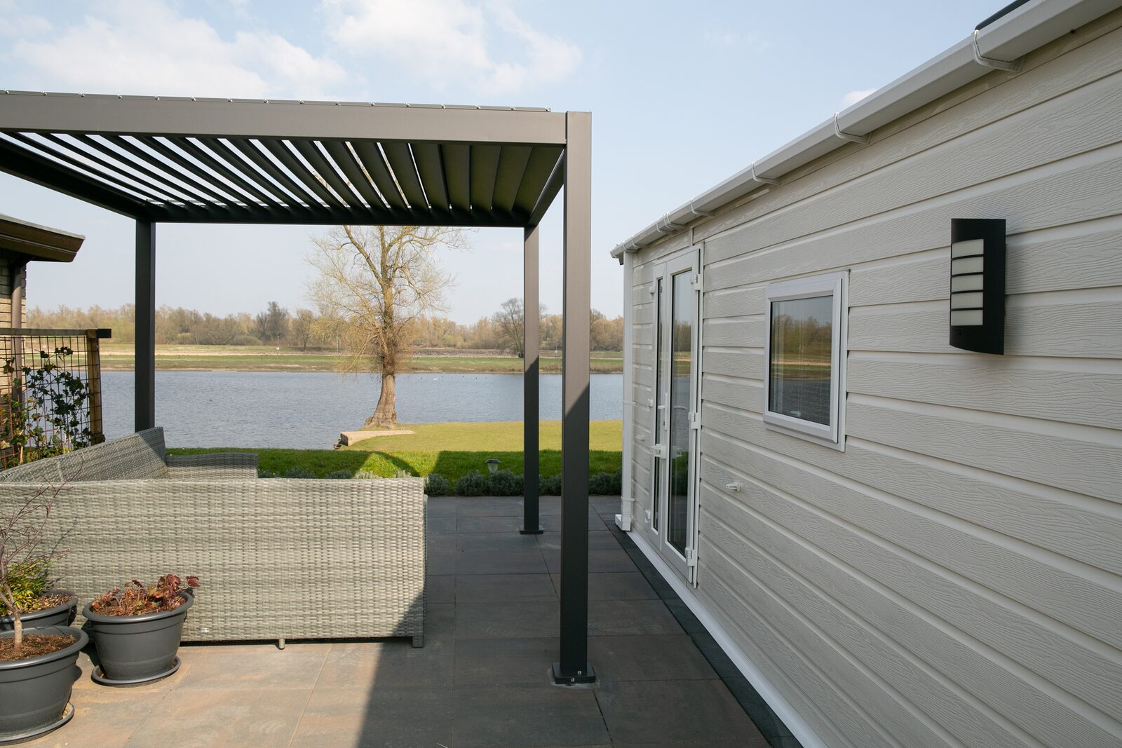 Chalet voor 4 personen aan het water op park aan de Ijssel, Terwolde